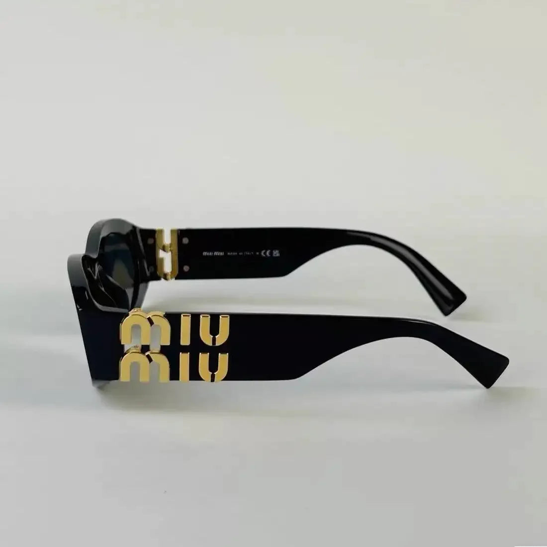 Miu Miu Glimpse sunglasses