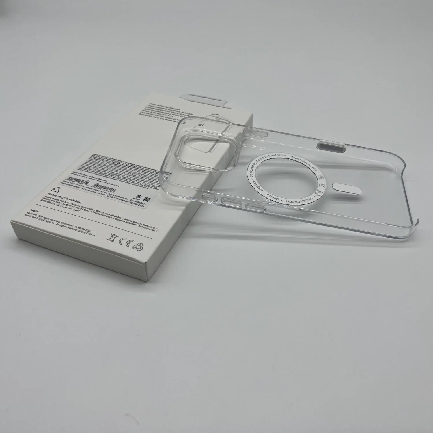 iPhone 16 Pro Max Clear Case with MagSafe（Smart Button）